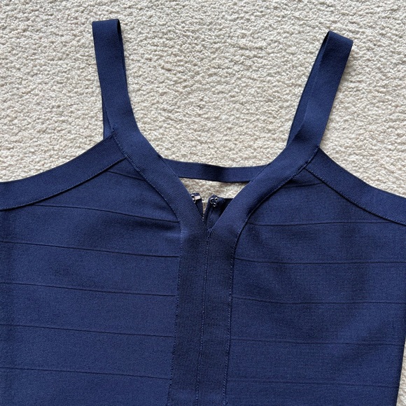 NEW GUESS Mirage Ottoman Cutout Bandage Crop Top Tank Top Sleeveless Navy Blue L - Picture 2 of 9